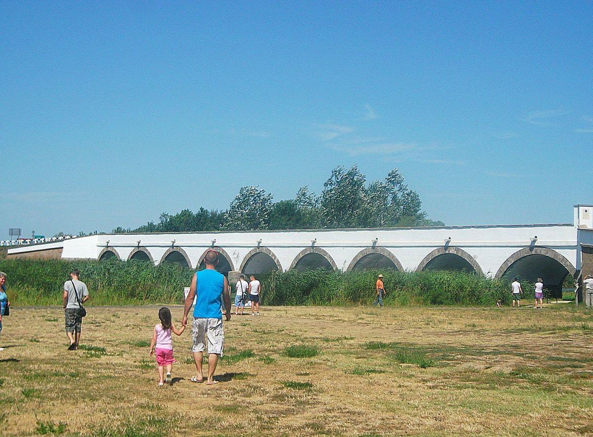 Nine-holed Bridge, Hortobágy 01