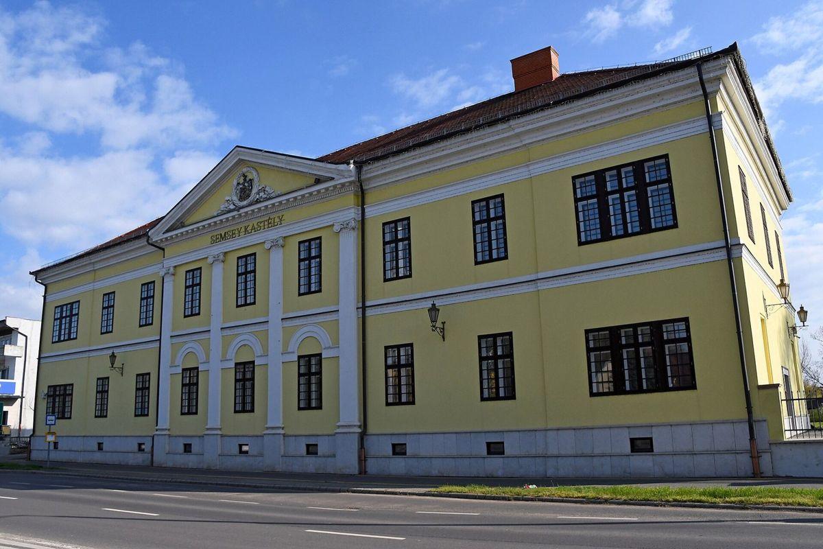 Balmazújváros, Semsey-kastély